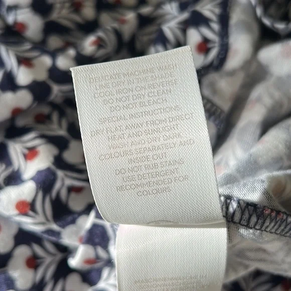 Boden Althea Petal Head Geometric Floral Keyhole 3/4 Sleeve Tee - 8 - Picture 12 of 13